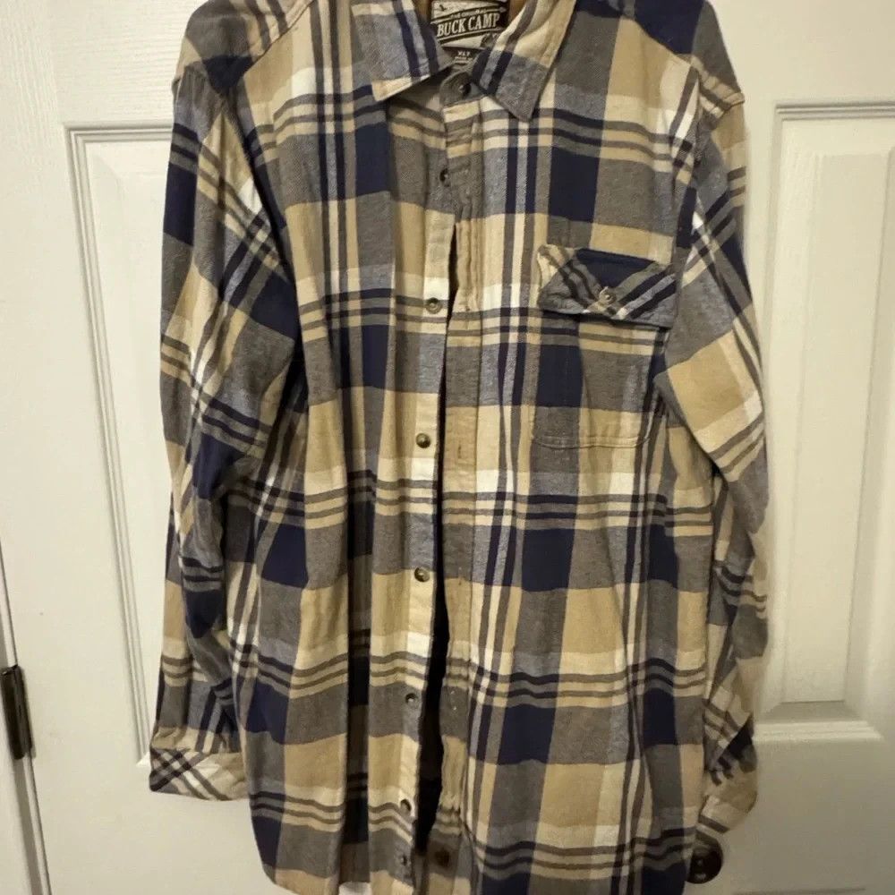 Legendary Whitetails Men's Blue and Tan Plaid Shirt, sz. XLT